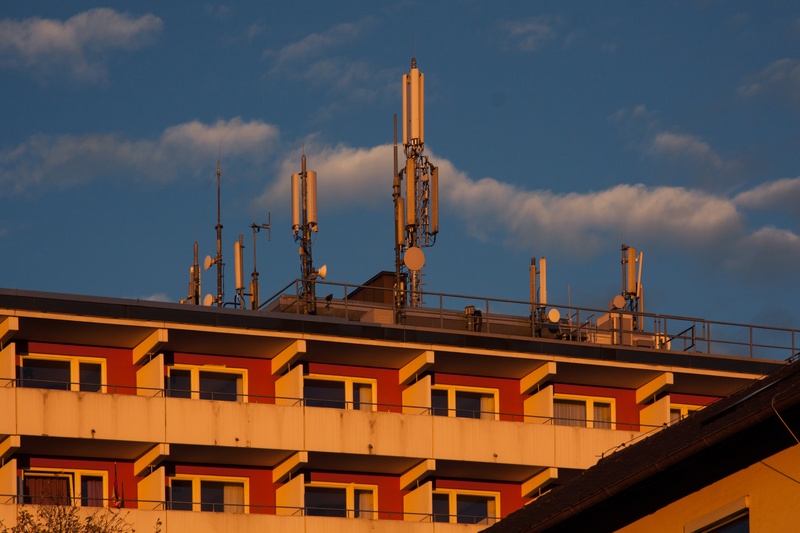 antenna, cell towers, no people, sunny, news, radio relay, factory, radio, range, sky, day, top, morning, 4K, reception, apartment, mobile network, facade