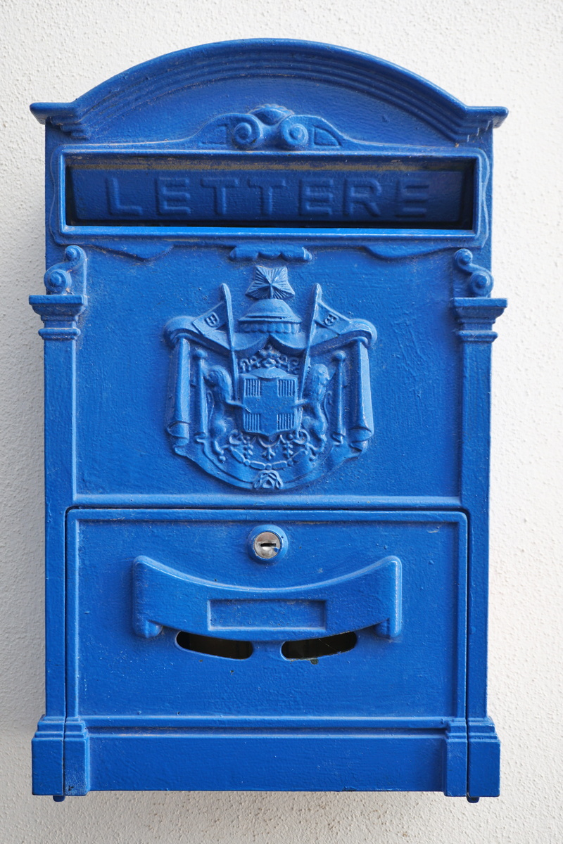 close-up, 5K, correspondence, mailbox, mail box, letter box, day, architecture, wall, text, door, built structure, outdoors, letter, western script, wall - building feature