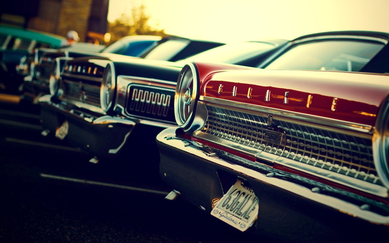 close-up, music, mode of transportation, focus on foreground, radio, retro styled, technology, no people, car, land vehicle, transportation, indoors, selective focus