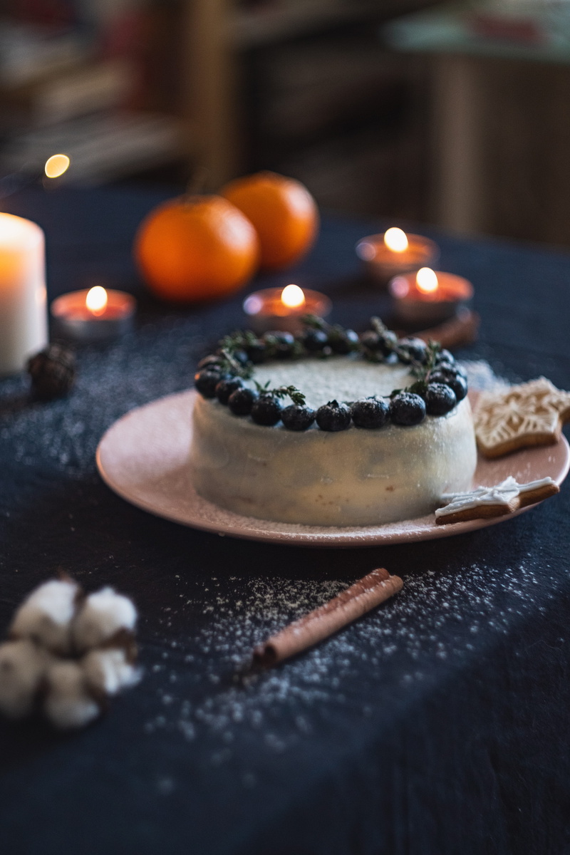 tealight, celebration, freshness, food, blackberries, selective focus, candles, sweet, christmas, blueberry, 5K, fudge, food and drink, fruit, indoors