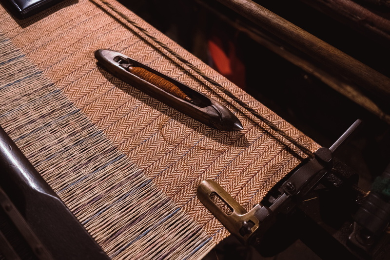 brown, fountain pen, old, still life, table, weaving, string instrument, close-up, black color, bag, high angle view, woven, antique, plywood, 2K, leisure activities