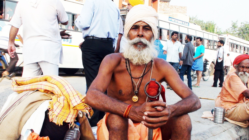 waist up, day, real people, men, 4K, market, india, facial hair, incidental people, architecture, crowd, people, beard, traditional clothing, holy man
