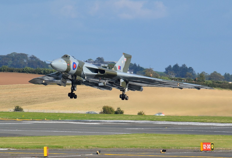 strategic, force, siddeley, avro, vulcan, bomber, 720P, wing, delta, england, hawker, air, b 2, royal