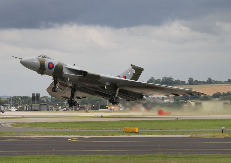 avro, b 2, strategic, siddeley, force, 720P, vulcan, air, wing, royal, delta, hawker, england, bomber