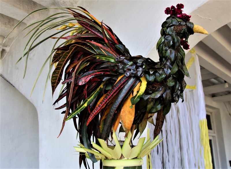 bird, animal representation, art and craft, nature, vertebrate, day, 4K, outdoors, sculpture, vegetation creativity, oil lamp, decoration, close-up, kandy