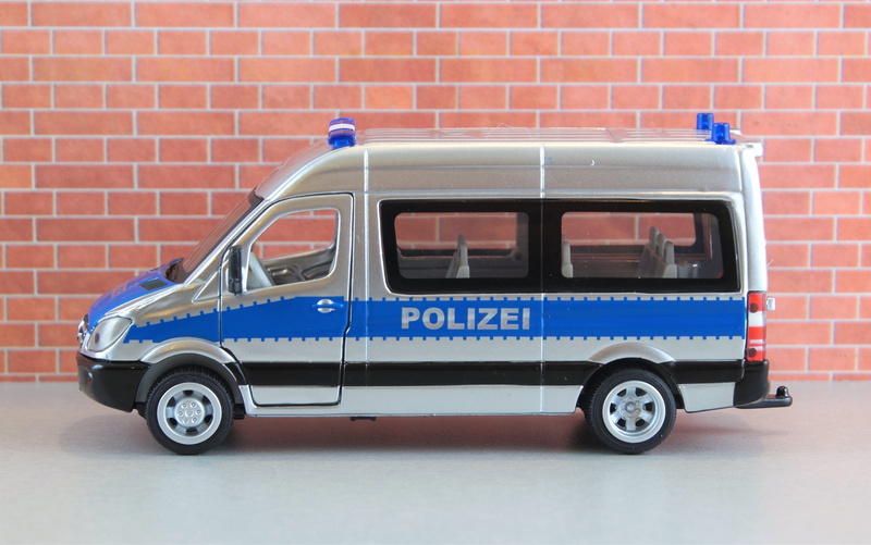 accidents and disasters, uniform, transportation, wall, team bus, western script, Police Car, diorama, government, toy car, side view, safety, responsibility