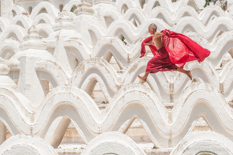 Pagoda Hsinbyume-Paya, Mingun, 2K, Hsinbyume Pagoda, boy, Mya Thein Tan Pagoda, Myanmar, running