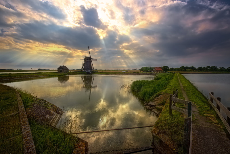 tranquil scene, cloud - sky, architecture, reflection, agriculture, river, outdoors, tranquility, panorama, sun, sky, nautical vessel, built structure