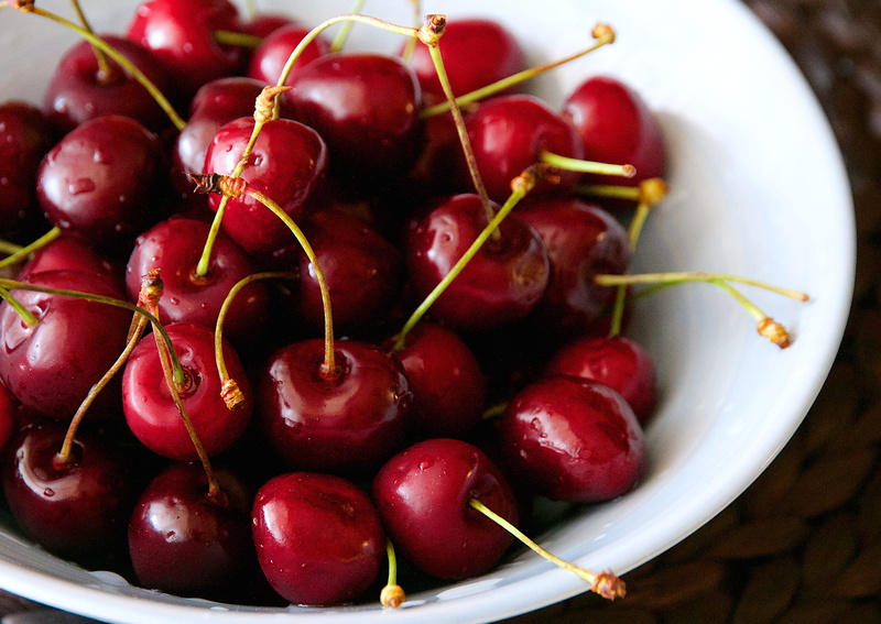 plant stem, food, succulent, food and drink, abundance, snack, greet, close-up, tasty, freshness, large group of objects, plate, red, cherries, juicy, bowl