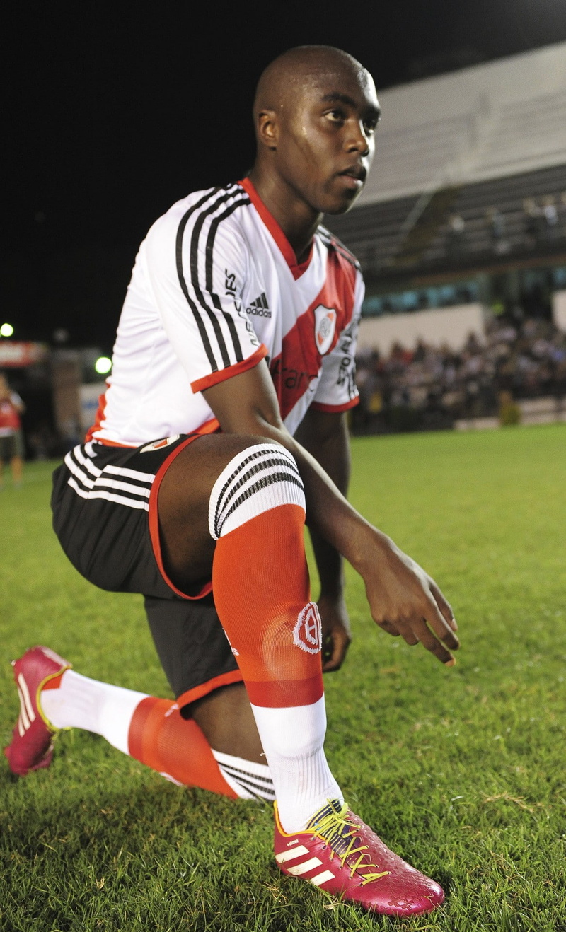 one person, River Plate, young adult, adult, sport, effort, stadium, athlete, full length, Argentina, clothing, Balanta, grass, 1080P, competition, Colombia