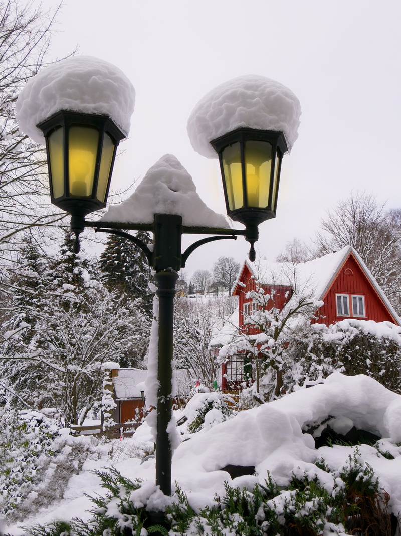 architecture, street, 4K, snowcapped mountain, covering, white, day, winter mood, lighting equipment, sky, frost, season, electric lamp, cold temperature