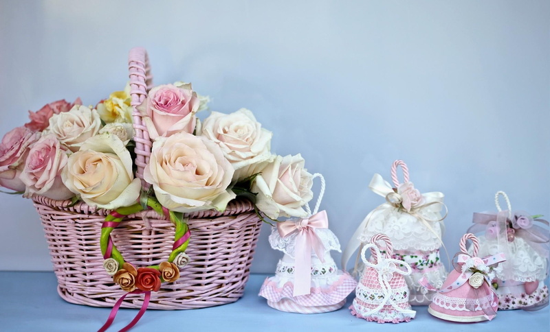 bells, rose, ornate, white, close-up, cupcake, nature, still life, freshness, fragility, container, backgrounds, bouquet, gift, temptation, decoration