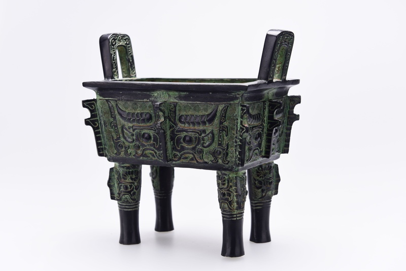 wealth, bronze, 5K, plant, green color, protection, studio shot, container, basket, ornate, history, si muwu ding, architecture, the past, indoors, cut out