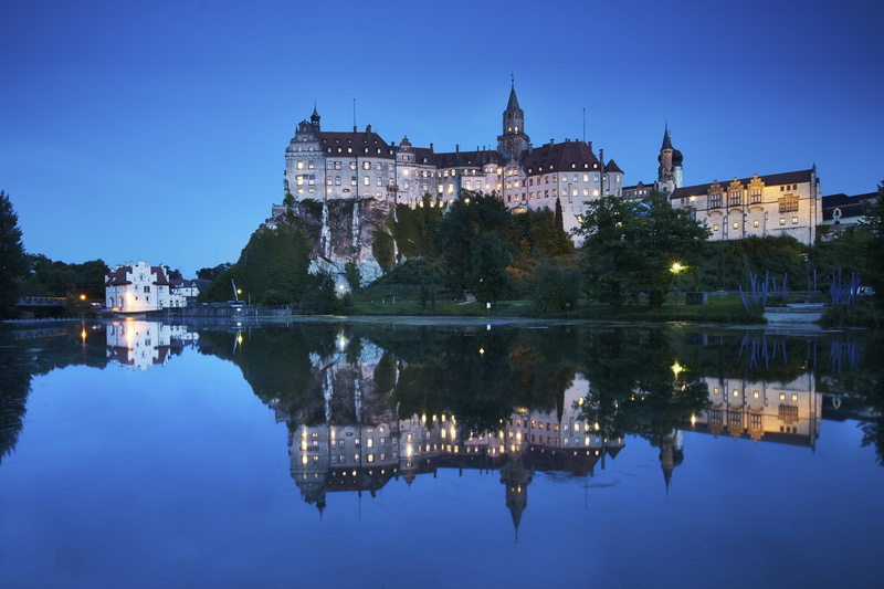 waterfront, castle, nighttime, black, reflection, princely castle, sigma wrestle castle, illuminated, nature, germany, reflection lake, 5K, building, the past