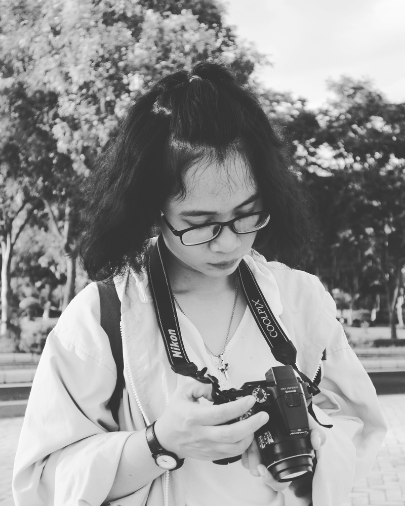 holding, focus on foreground, women, 4K, eyeglasses, casual clothing, portrait, standing, females, child, woman, front view, lifestyles, nikon, dslr, waist up