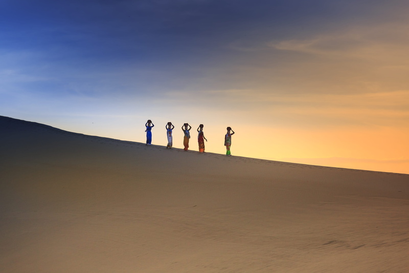 barren, 5K, dusk, sky, real people, golden hour, summer, hot, sand dune, landscape, dry, nature, five, beauty in nature, outdoors, sunset, togetherness