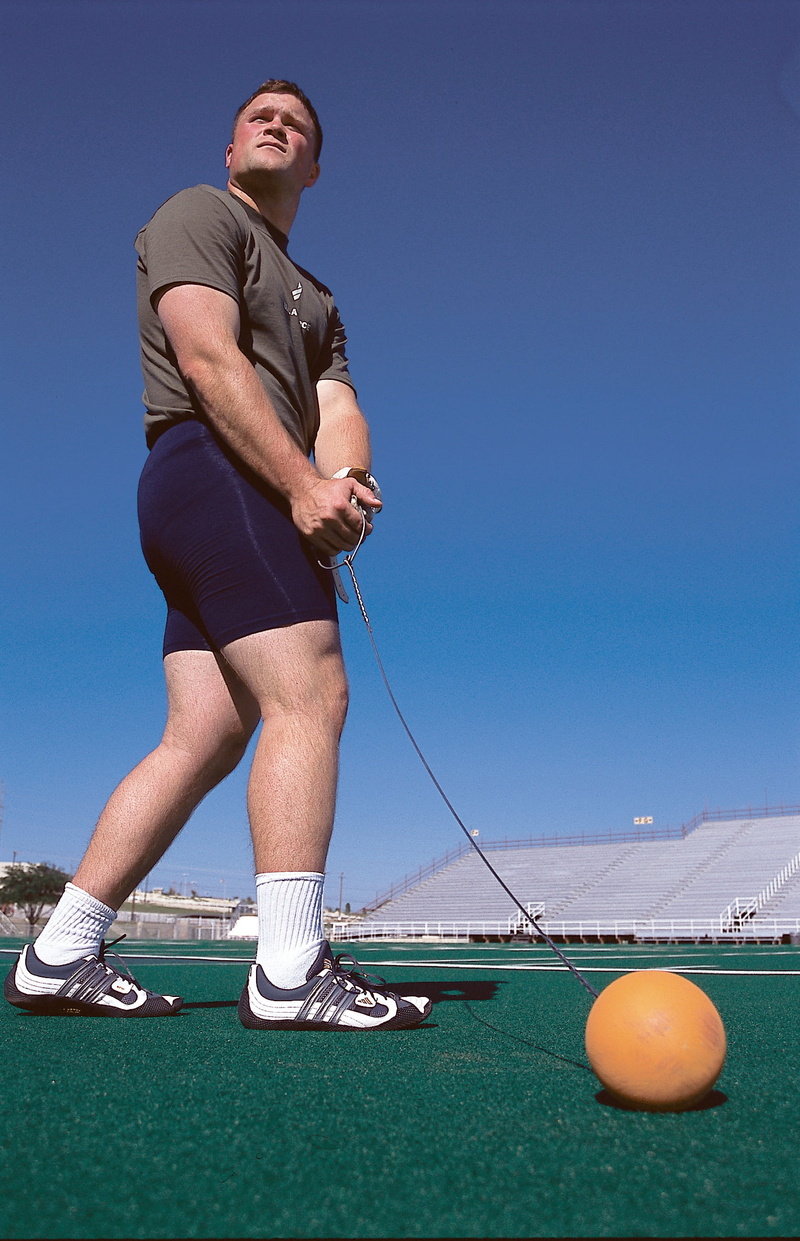 nature, competition, weekend activities, full length, green, effort, hammer throw, caucasian Ethnicity, one Man Only, preparation, field, track and field