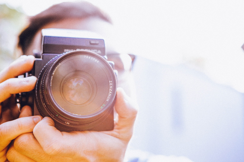 unrecognizable person, adults only, finger, photographer, caucasian Ethnicity, professional Occupation, human hand, camera - Photographic Equipment, human body part