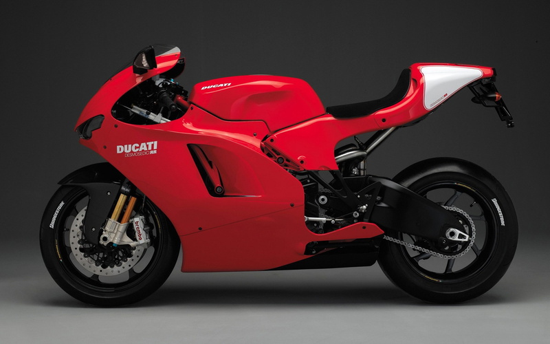 desmosedici, sports helmet, ducati, helmet, sports race, gray, chrome, rr, red, wheel, land vehicle, speed, motorcycles, 2K, motorcycle, transportation