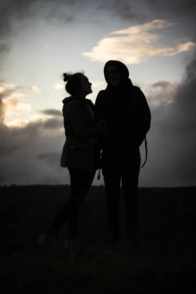 dating, sky, togetherness, real people, love, adult, 5K, people, two, couple - relationship, apparel, sunlight, emotion, clothing, silhouette, two people