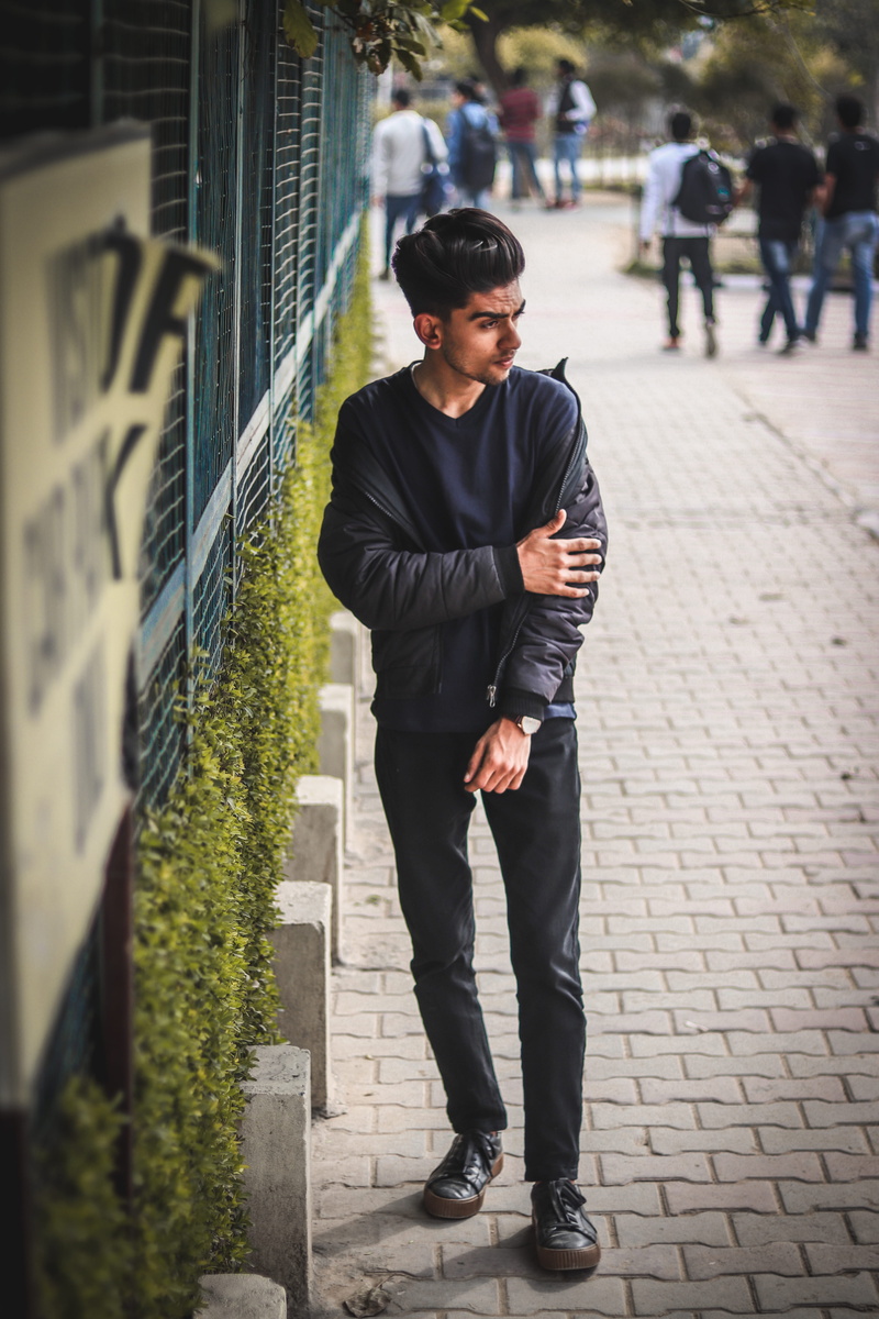 portrait, boss, nikon, front view, young men, lifestyles, one person, built structure, day, outdoors, looking at camera, full length, leisure activity