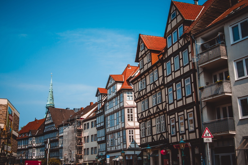 houses, exterior, concrete, low angle view, clear, city, outdoors, germany, sunlight, 5K, clouds, building exterior, blue sky, the past, hanover, no people