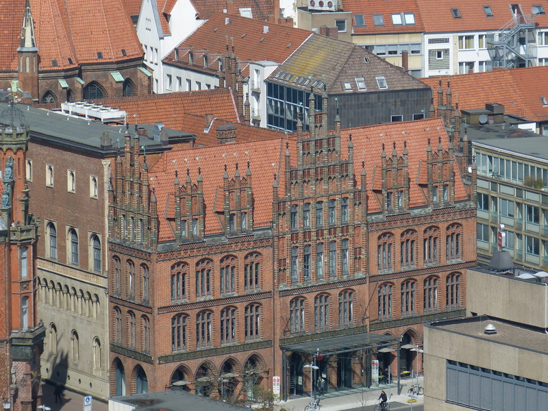 gable, incidental people, city, architecture, Hanover, residential district, adult, street, residential building, city life, real people, day, built structure