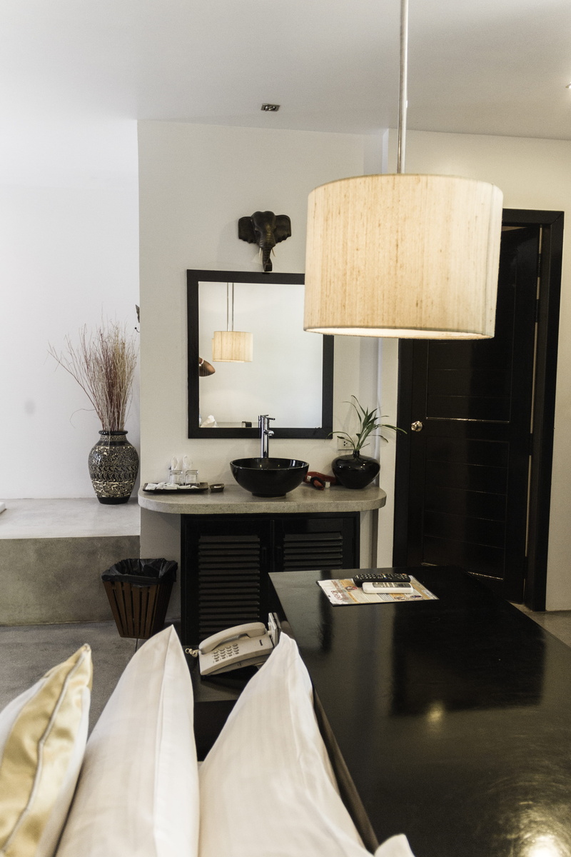 lighting equipment, bedroom, siem reap, electric lamp, domestic room, furniture, indoors, krong siem reap, home interior, modern, illuminated, hotelroom