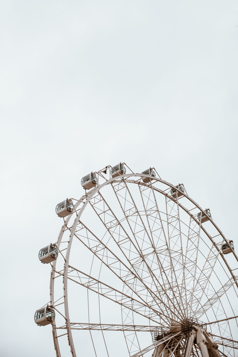around, low angle view, day, outdoors, circle, copy space, spain, leisure activity, minimal, motion, structure, geometric shape, wheel, ride, white, 5K