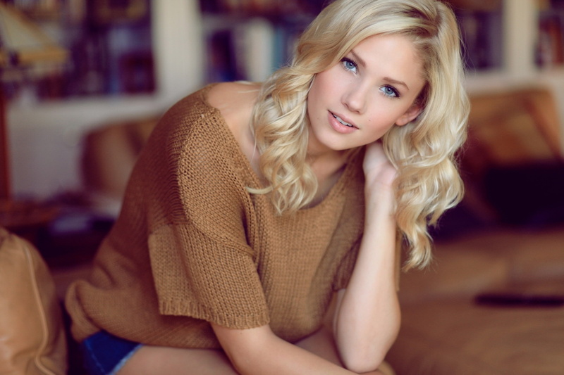 magician, background, witches, blue, simple, anime, hd, Blue Eyes, oriana, hair, 2K, blondes, curly, hot, thom, art, cleavage, eyes, long