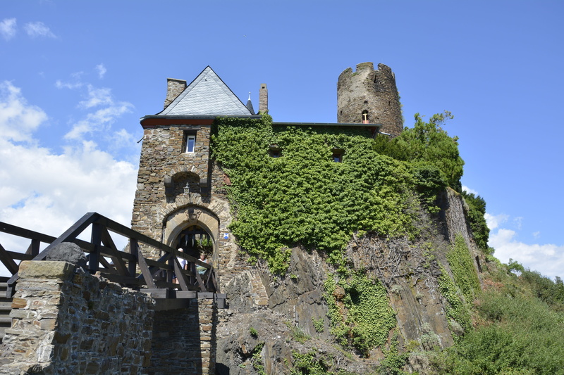 ancient, places of interest, building exterior, architecture, imposing, slate, truss, visit, no people, the past, 12th century, knights castle, timber framed building