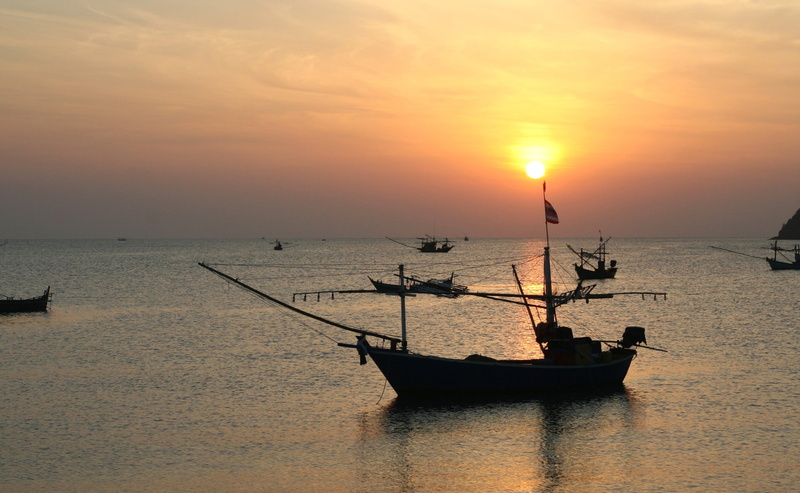 2K, silhouette, serene, lovely, golden, scenery, south east asia, transportation, nautical vessel, sea, rest, dawn, horizon over water, calm, mode of transportation