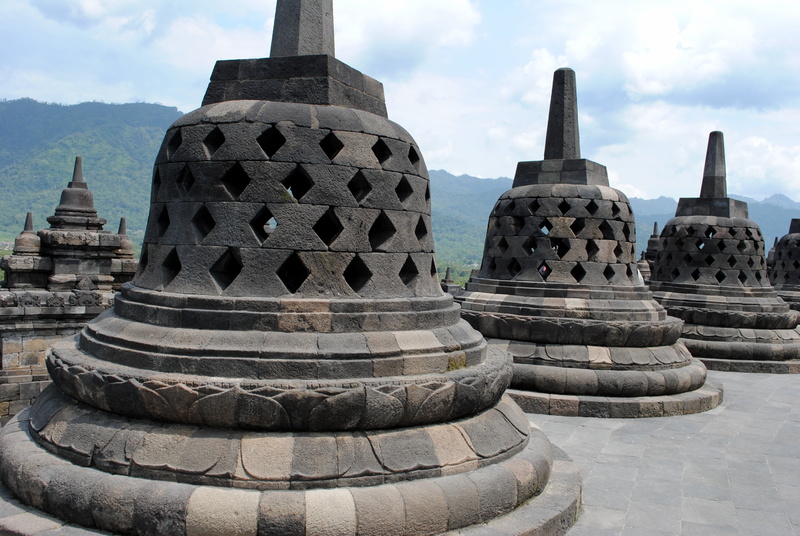 yogyakarta, no people, buddhism, built structure, travel destinations, borobudur, stupa, the past, pagoda, archaeology, bu, ancient civilization, history