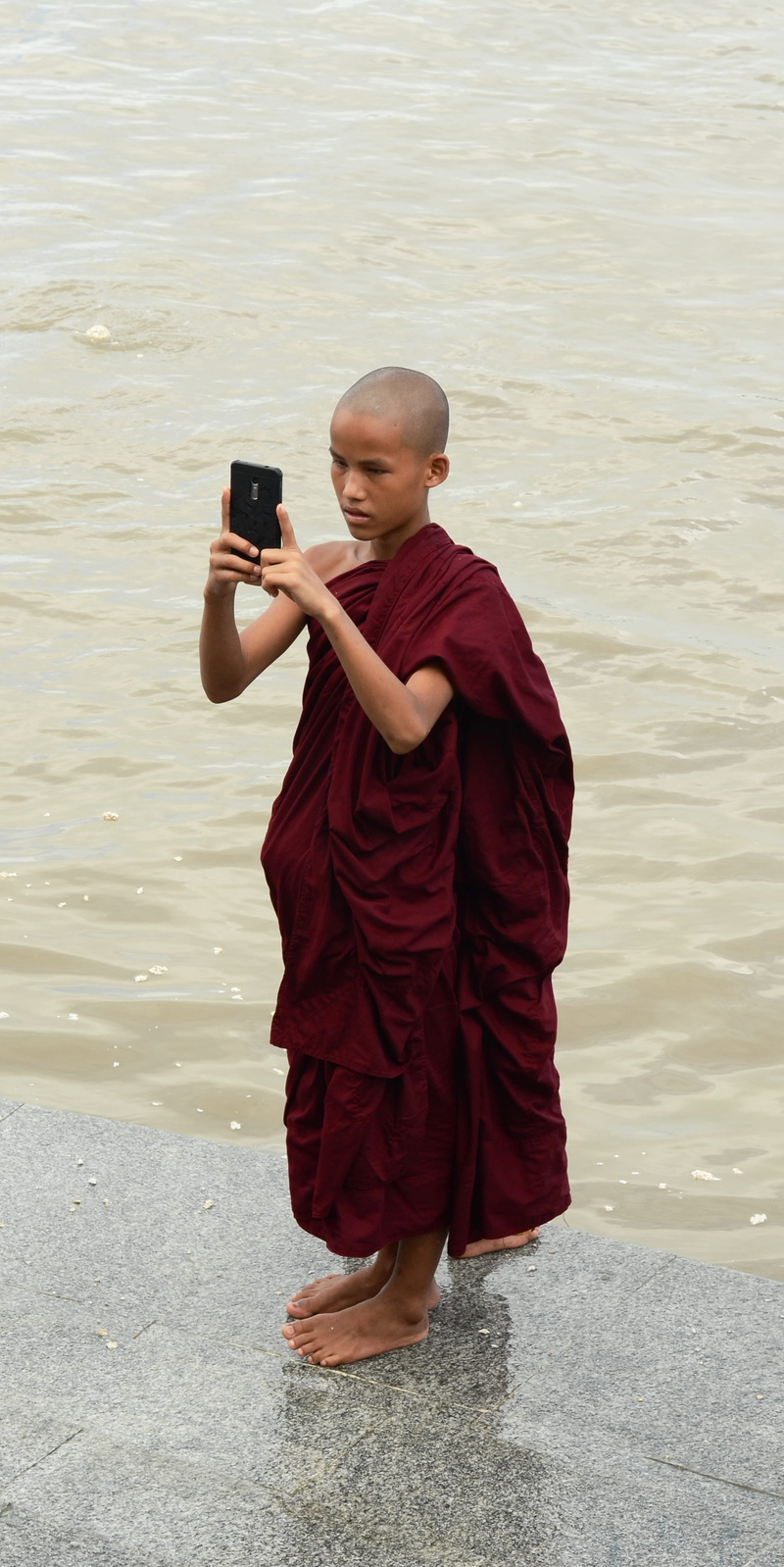 journey, 2K, men, communication, selfie, lifestyles, mobile phone, religion, buddhist, burma, monk, photography, monks, culture, leisure activity, kyaukse