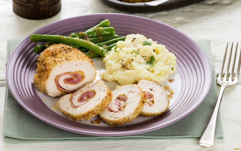 plate, kitchen utensil, freshness, serving size, vegetable, breakfast, meal, table knife, food and drink, close-up, lunch, ready-to-eat, dishes, food, no people