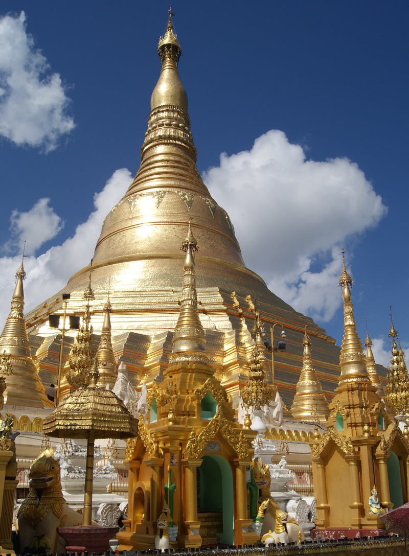 ornate, tourism, attraction, architecture, pagoda, 2K, building, place of worship, religious, cloud - sky, indonesia, sky, building exterior, golden, spire