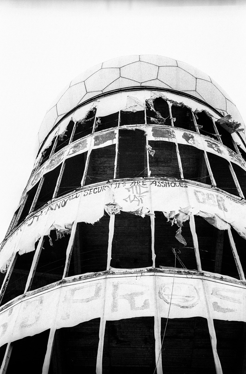 window, 35, monochrome, tower, eu, germany, film, sightseeing, white, black, outdoors, travel, olympus, dome, low angle view, pattern, rd, 2K, sky, analog