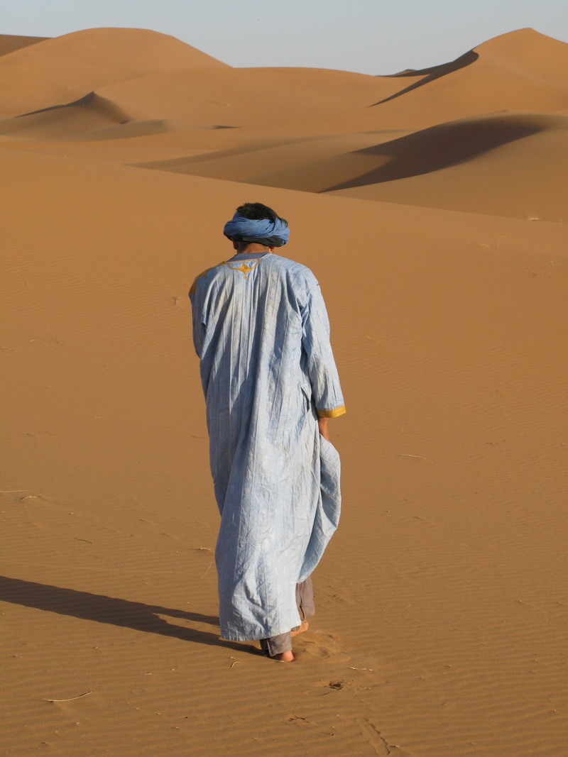 arid climate, land, scenics - nature, sunlight, lifestyles, berber, beach, real people, 2K, climate, sand, landscape, full length, traditional clothing