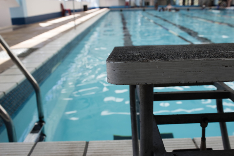 Swim, seat, swimming lane marker, day, turquoise colored, swimming, outdoors, reflection, blue, ladder, no people, 5K, focus on foreground, railing, bench