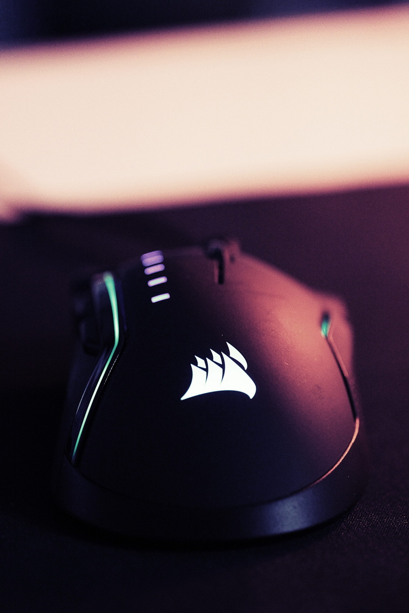 computer equipment, listening, hue, no people, technology, music, still life, gaming, gradient, headphones, indoors, connection, table, selective focus