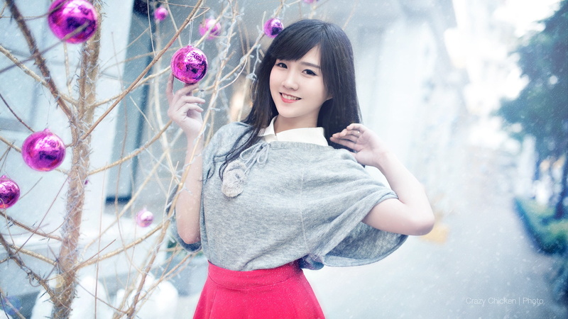 1080P, real people, sweater, hair, Asian, casual clothing, happiness, lifestyles, outdoors, black hair, young adult, women, waist up, winter, brown eyes