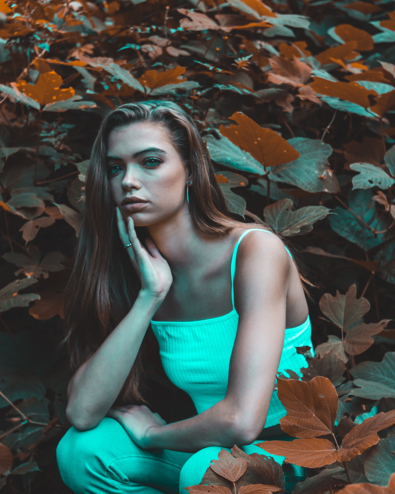 hues, young women, trees, young adult, plant, naturem, girl, leaves, teenager, hairstyle, casual clothing, leaf, front view, city, urban, orange, lifestyles