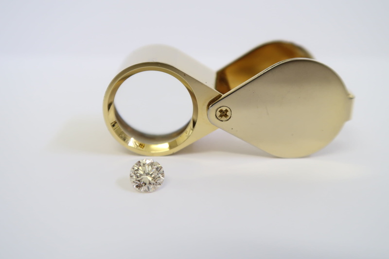 security, diamond - gemstone, 1080P, close-up, diamond, jewelry, copy space, two objects, metal, cut out, indoors, no people, shiny, lupa, checking, fashion