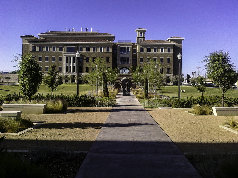 residential district, building, uSA, clear sky, photos, education, paso, l, medical school, foster, El Paso, hedge, tech, architecture, sky, nature, the way forward