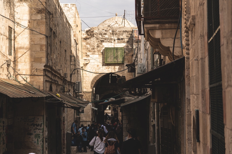 travel, old, jerusalem, group, cityscape, men, architecture, canon, real people, building exterior, built structure, the past, city, 5K, lighting equipment