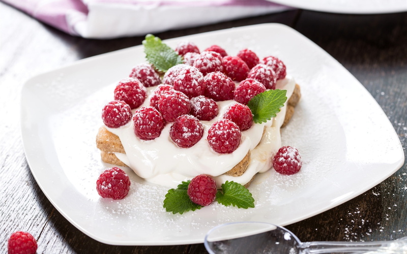 Raspberries, Red, Cream, 2K, Cake, Sweet, white, bread, fruit, top, Berries