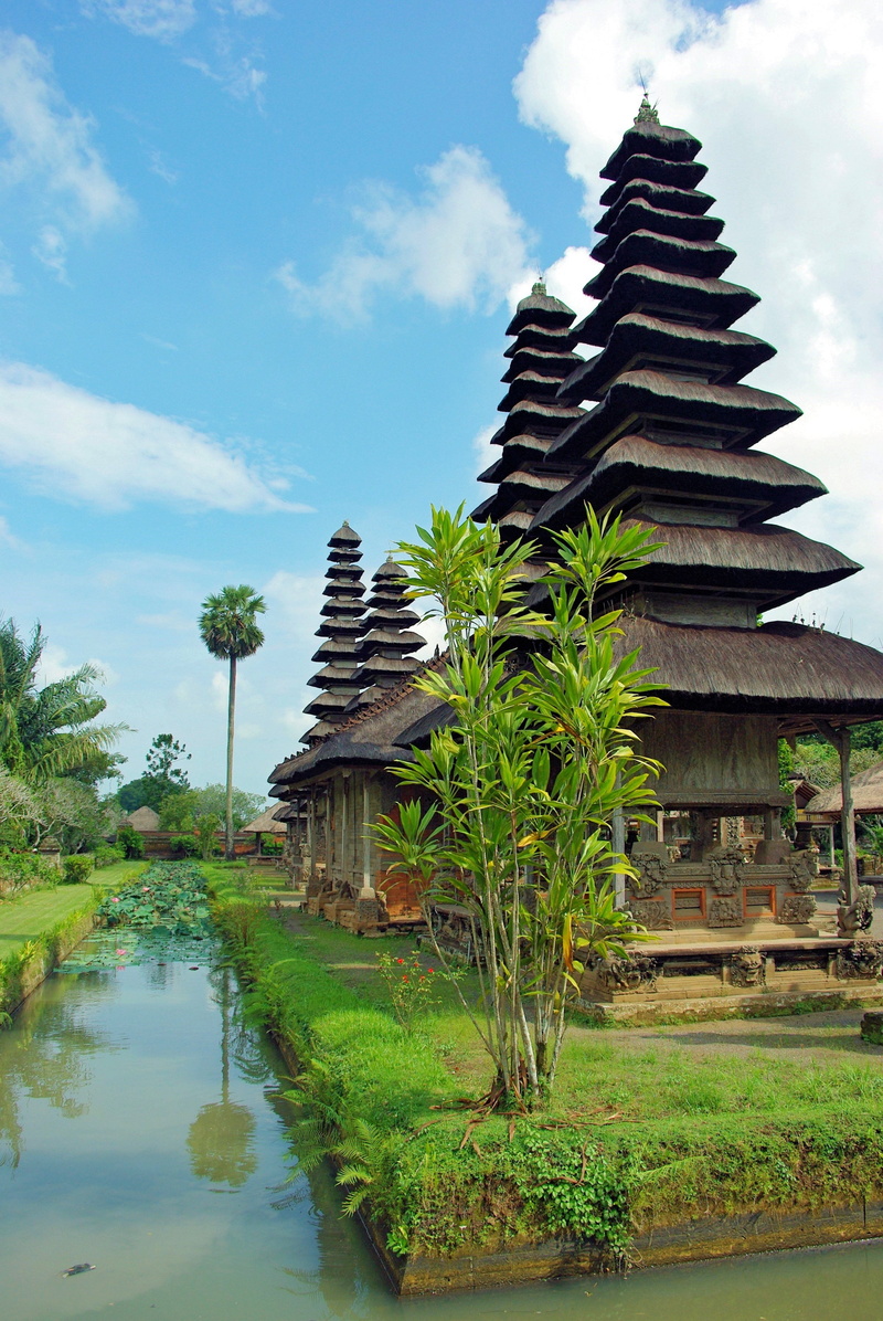 building exterior, east Asian Culture, tree, architecture, balinese Culture, plant, outdoors, built structure, lake, indonesia, sky, water, ubud, spirituality