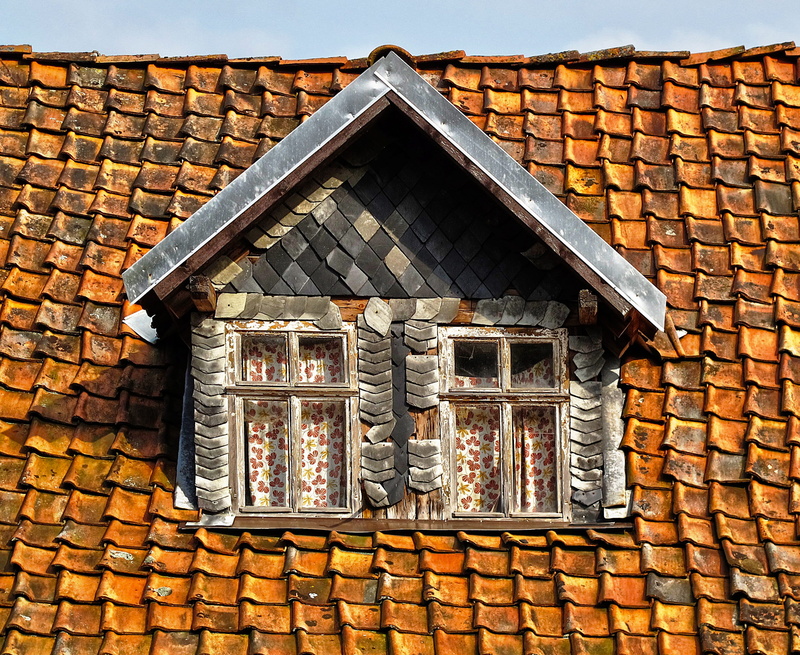 brick wall, outdoors, residential district, tile, roofing tiles, pattern, wall - building feature, old, building exterior, no people, building, texture