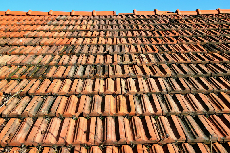building exterior, red, brown, weather, roofers, order, brick, roof tile, 5K, day, no people, building, arrangement, repetition, built structure, full frame