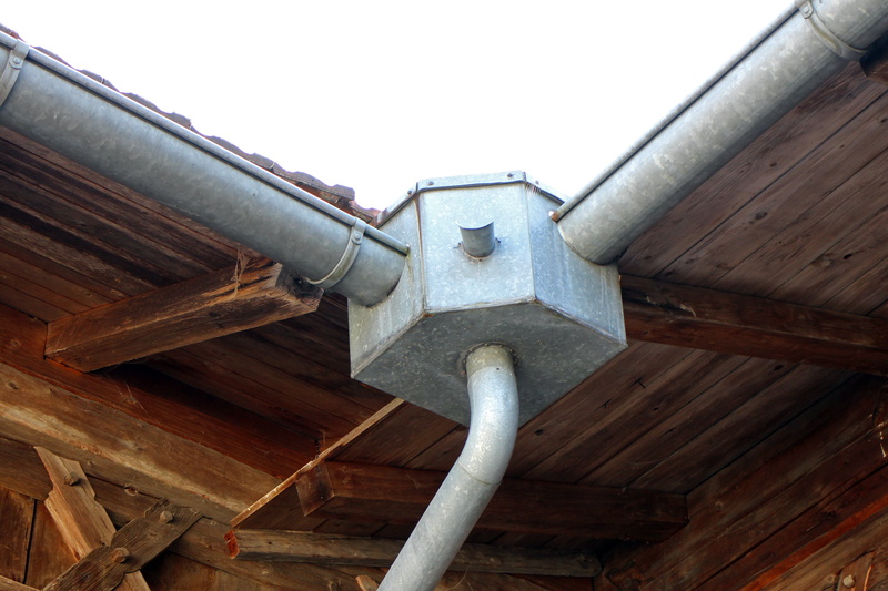 day, craft, sky, wastewater, box, built structure, roof, ceiling, wood - material, close-up, gutter, no people, zinc, gray, roofers, outdoors, metal, downpipe